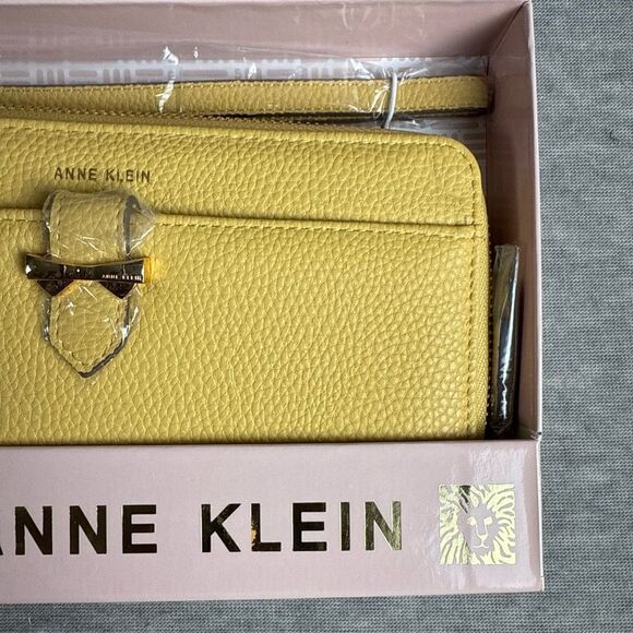 Anne Klein Butter Slim Zip Around Wallet  Chartreuse  NWT - Picture 4 of 5